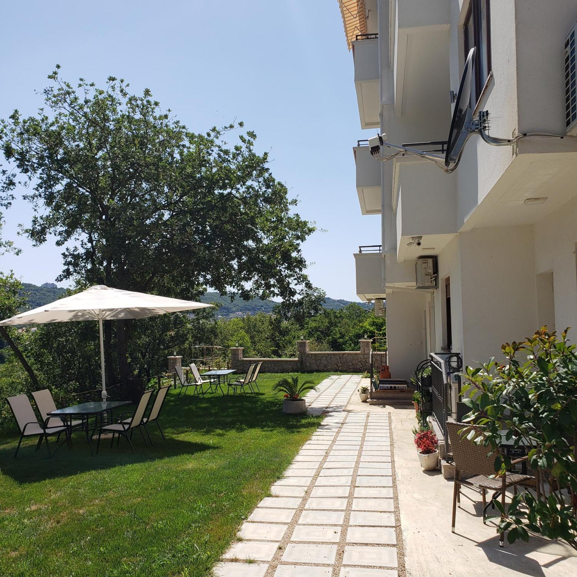 Green Hill Apartments Ούλτσιν Εξωτερικό φωτογραφία