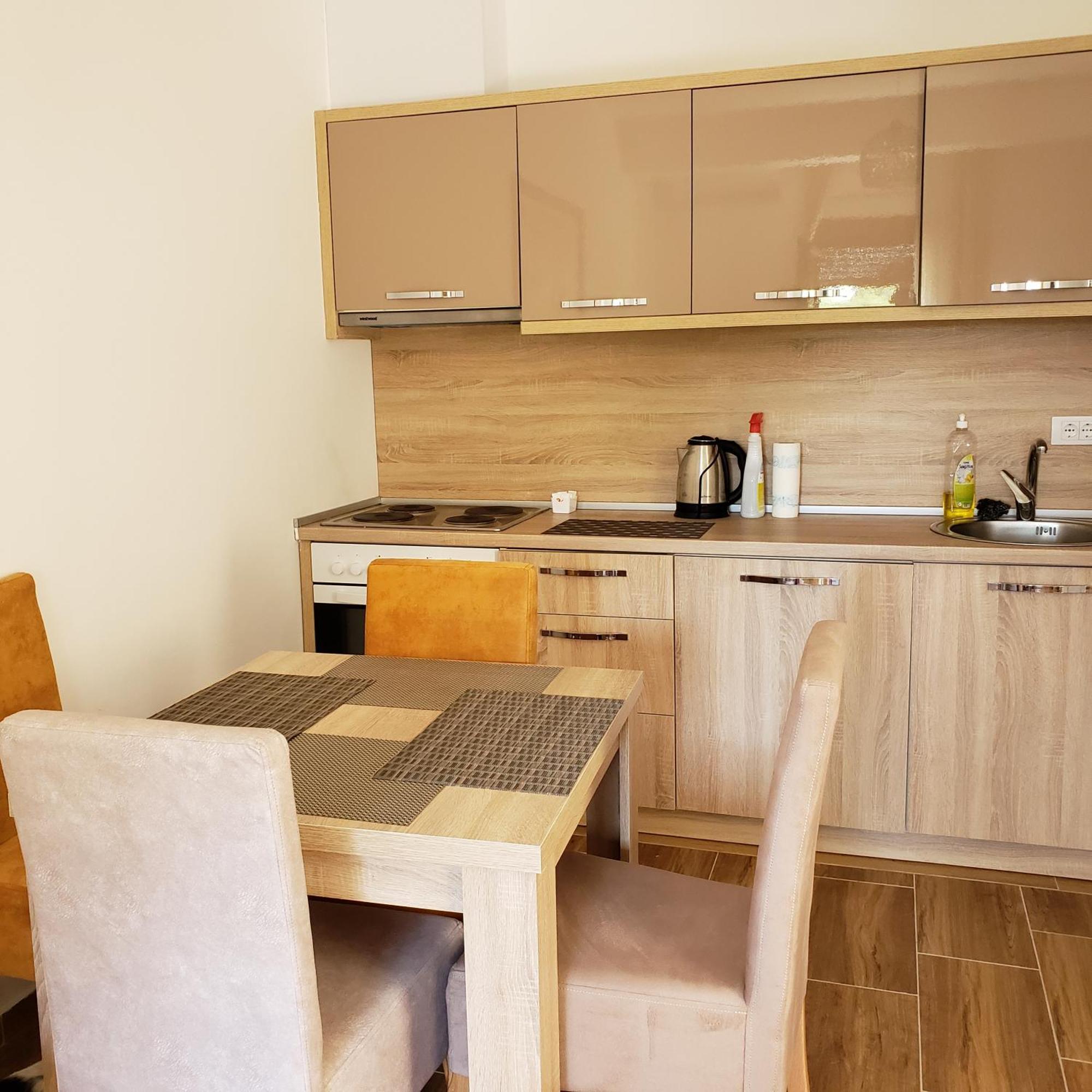 Green Hill Apartments Ούλτσιν Δωμάτιο φωτογραφία