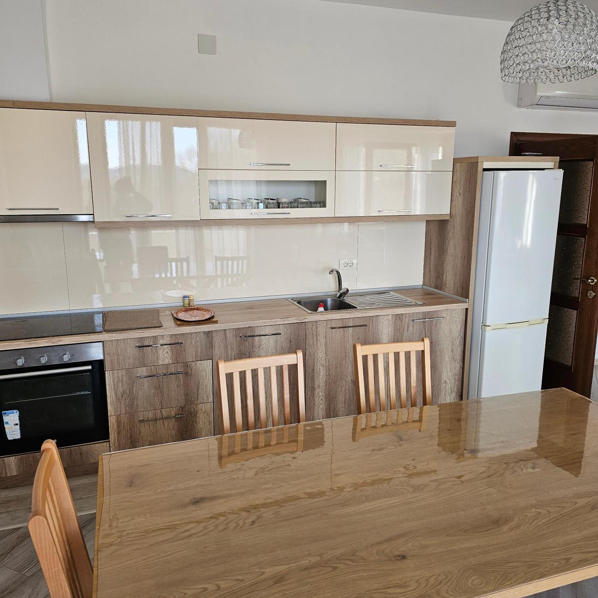 Green Hill Apartments Ούλτσιν Δωμάτιο φωτογραφία